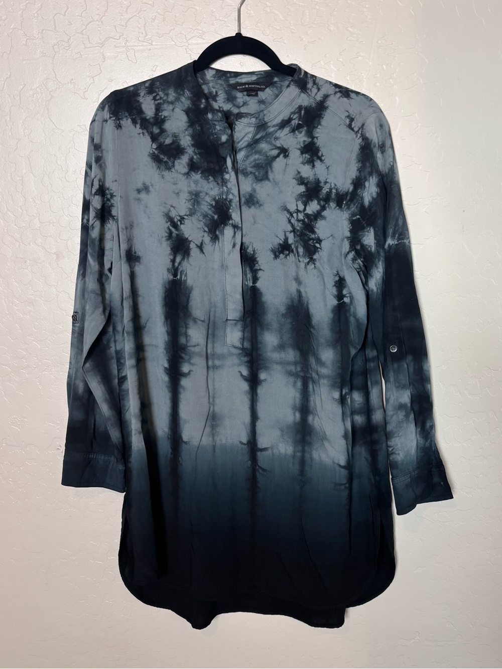 Rock & Republic Tie-Dye Tunic Blouse Women’s Size Medium Black Gray